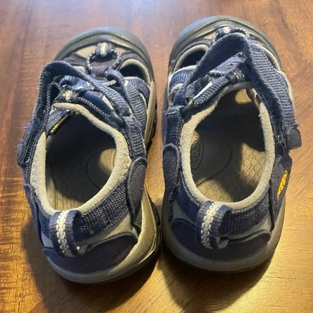 KEEN Venice H2 Closed Toe Water Sandal